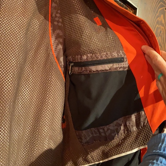 Patagonia Waterproof Insulated Ski Jacket - Picture 11 of 14